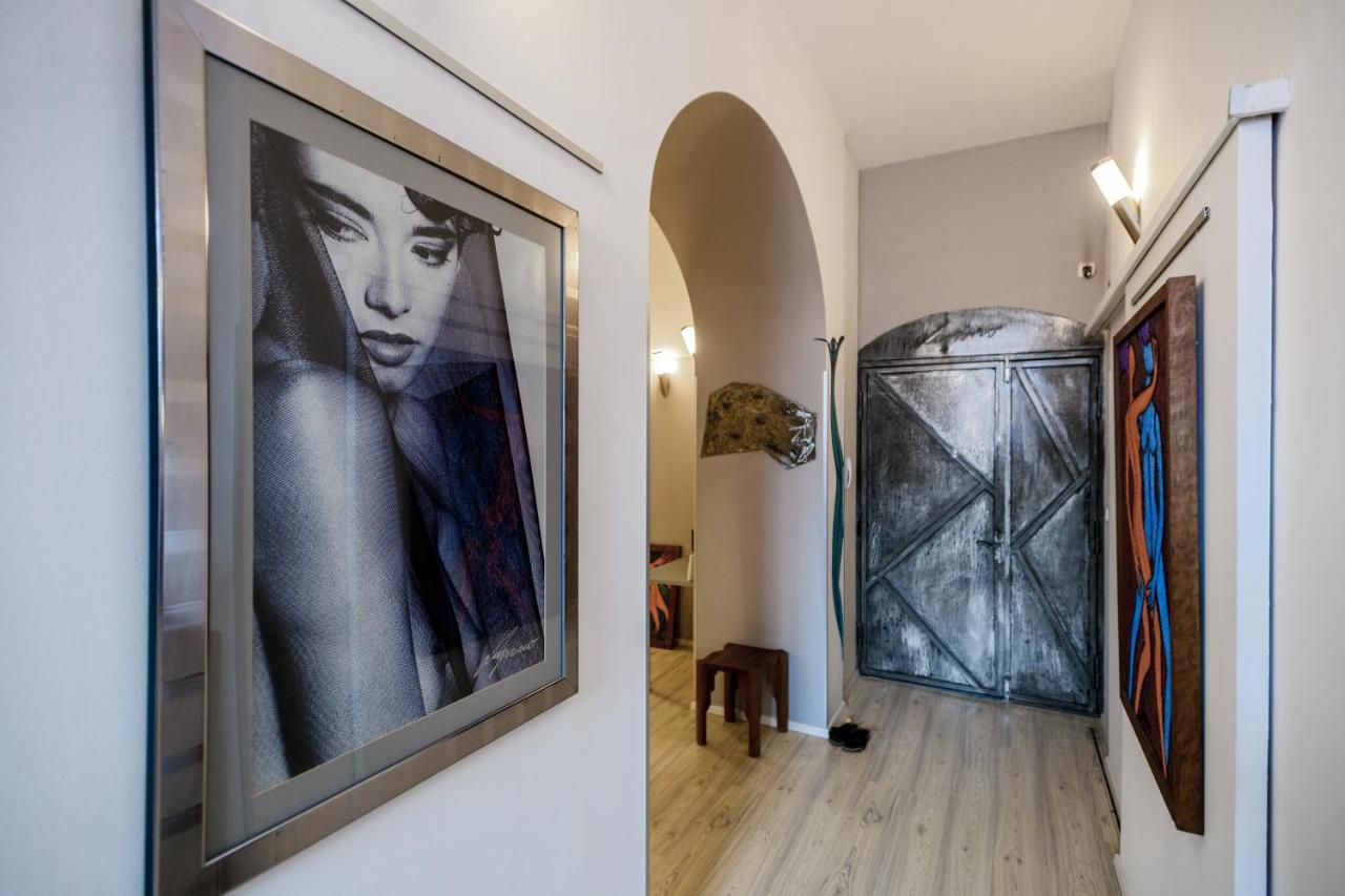 Lupino's Gallery - Old Town Zadar