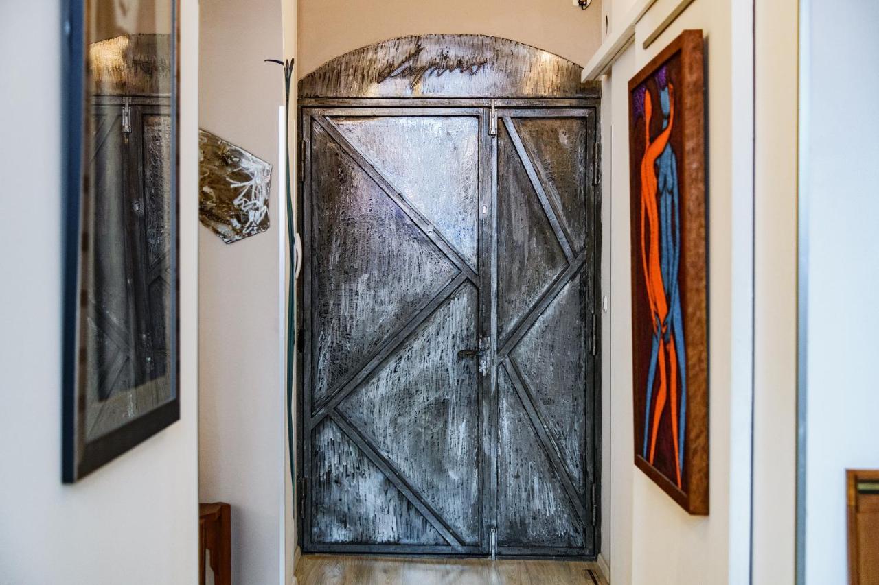 Lupino's Gallery - Old Town Zadar