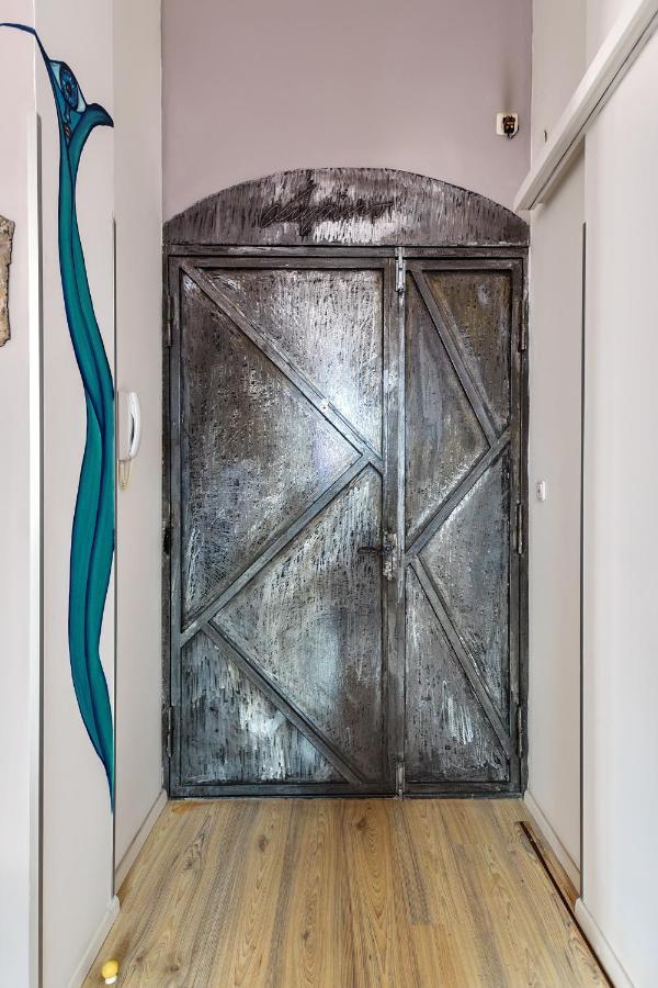 Lupino's Gallery - Old Town *