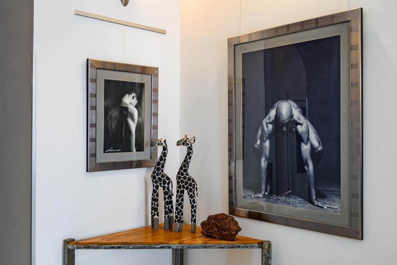 Lupino's Gallery - Old Town