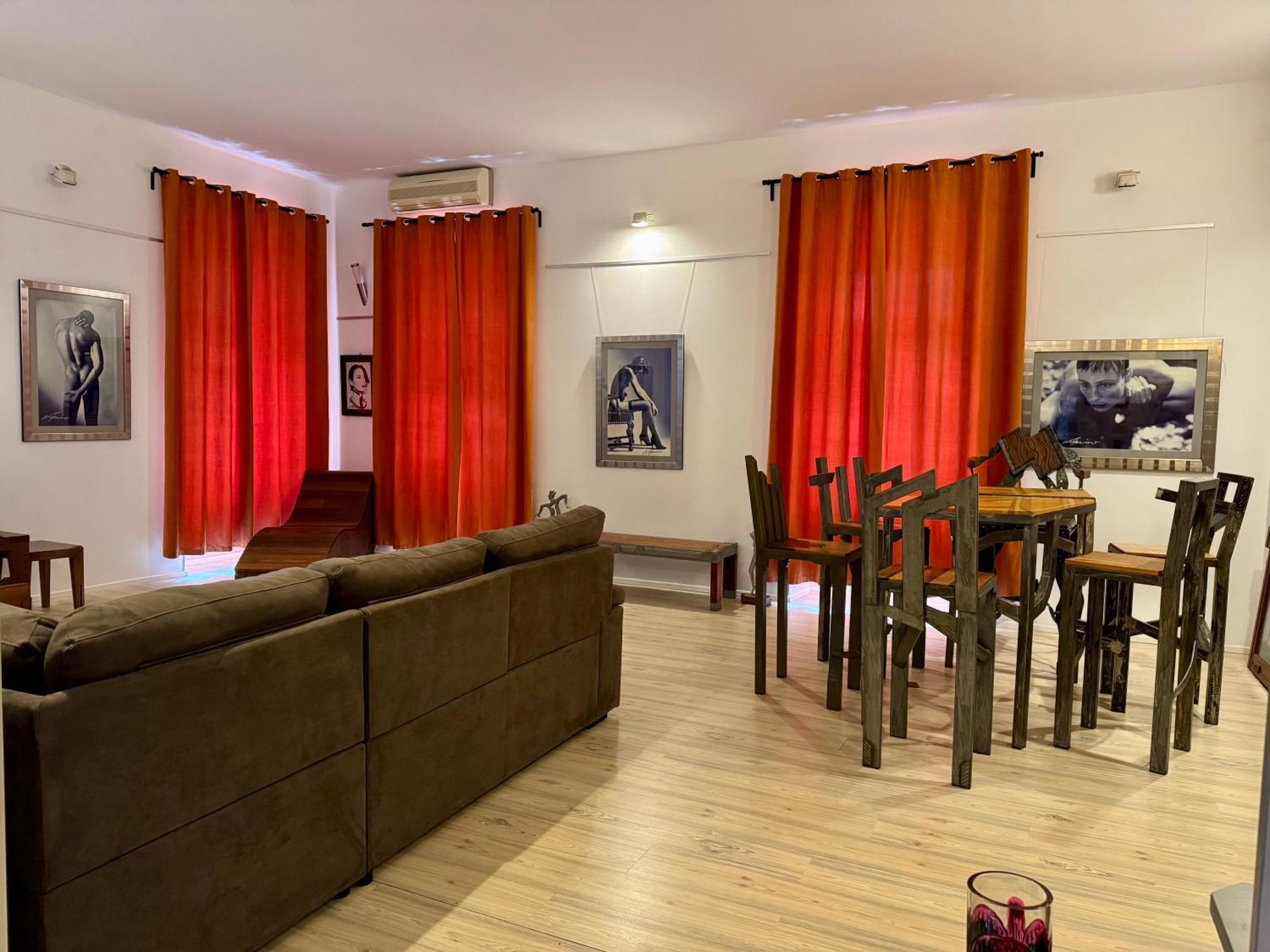 Lupino's Gallery - Old Town Zadar